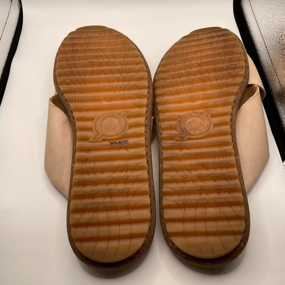 Born beige leather Slide Sandals with Buckle size 10 - Picture 8 of 9